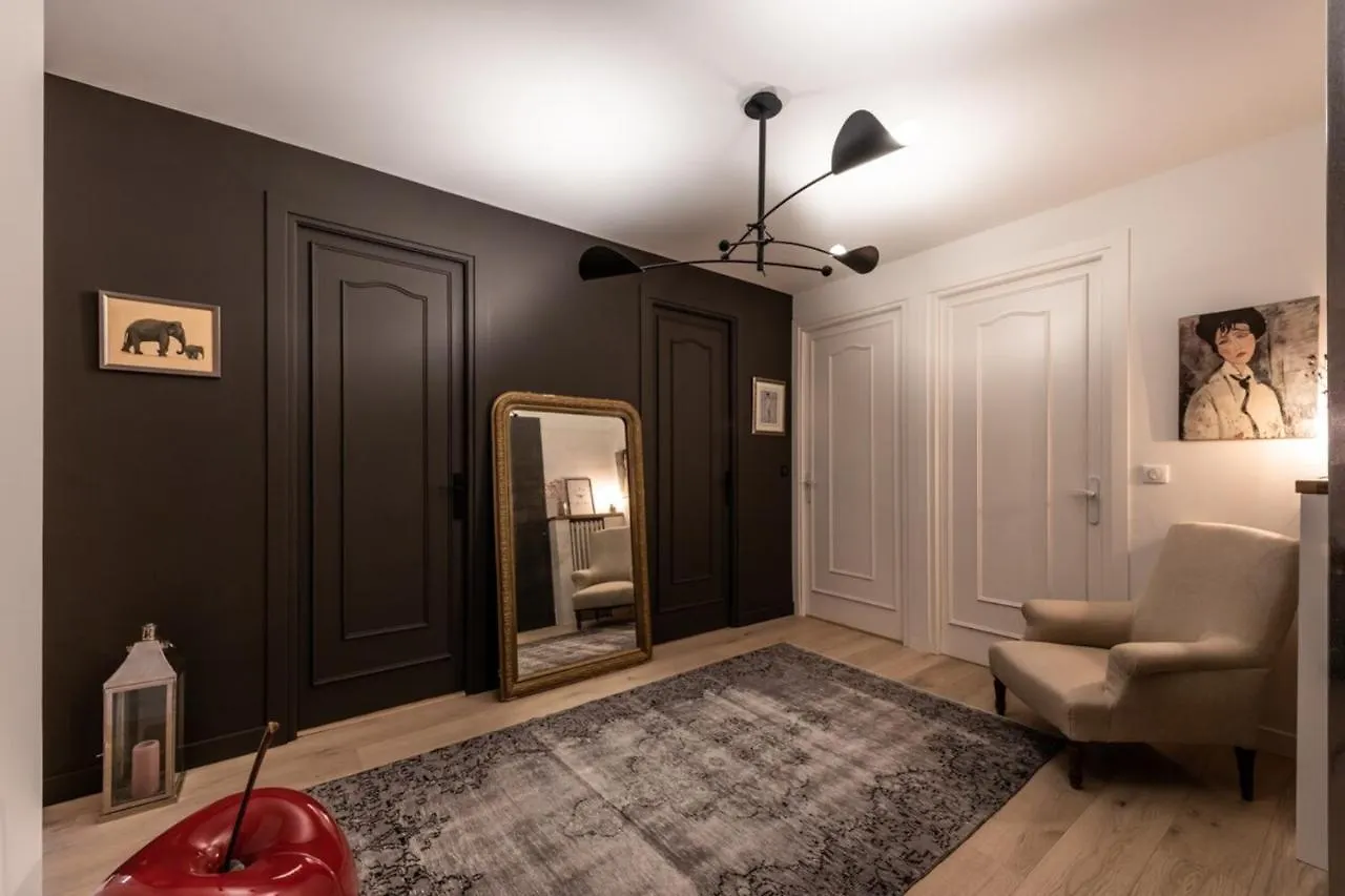 Luxurious Private Garage Apartment In The Heart Of Анси