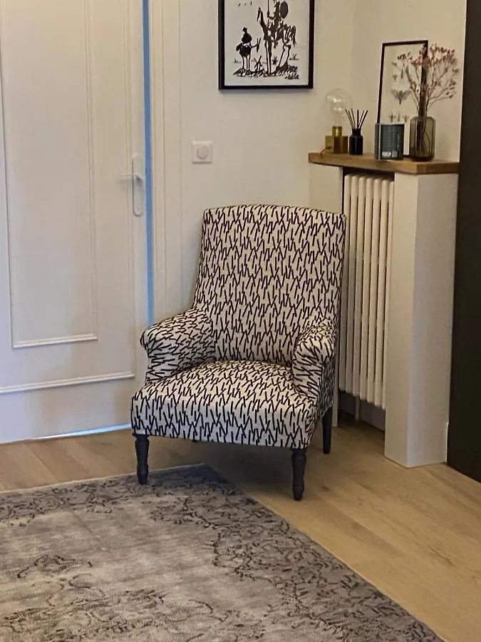 Luxurious Private Garage Apartment In The Heart Of Анси Франция